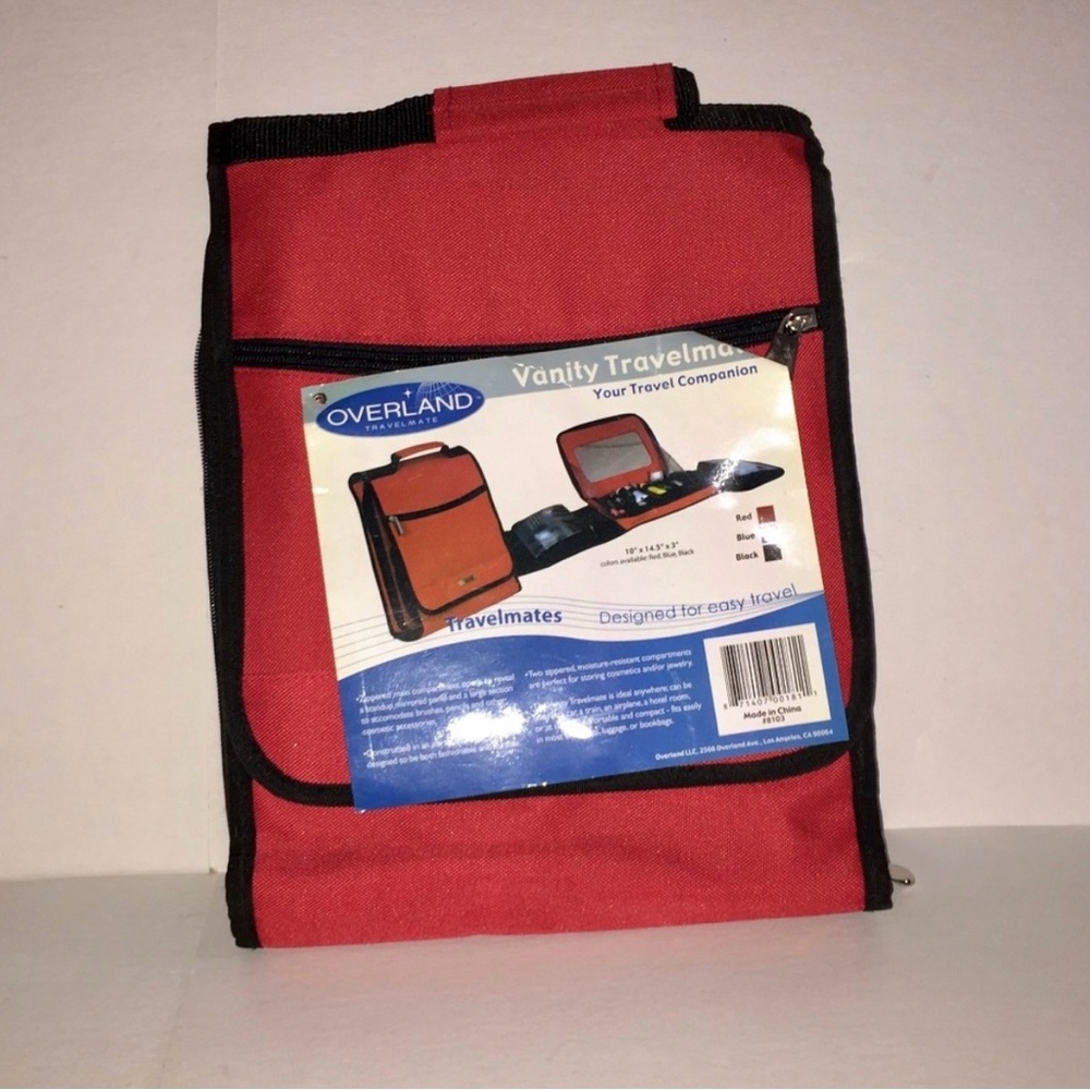 Overland Travelmate Zippered Travel
Compartment